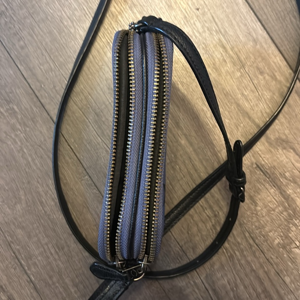 Coach Star Canyon crossbody bag. Navy and black. Blue bag with black stars. - Picture 8 of 8